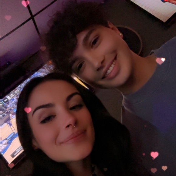 Meet your Posher, Stephanie - Picture 1 of 1